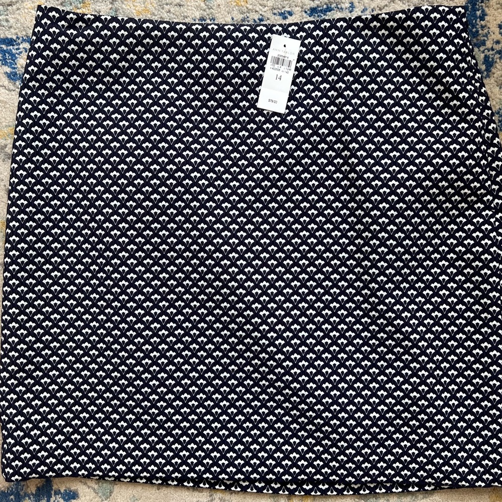 Ann Taylor knee length skirt NWT size 14